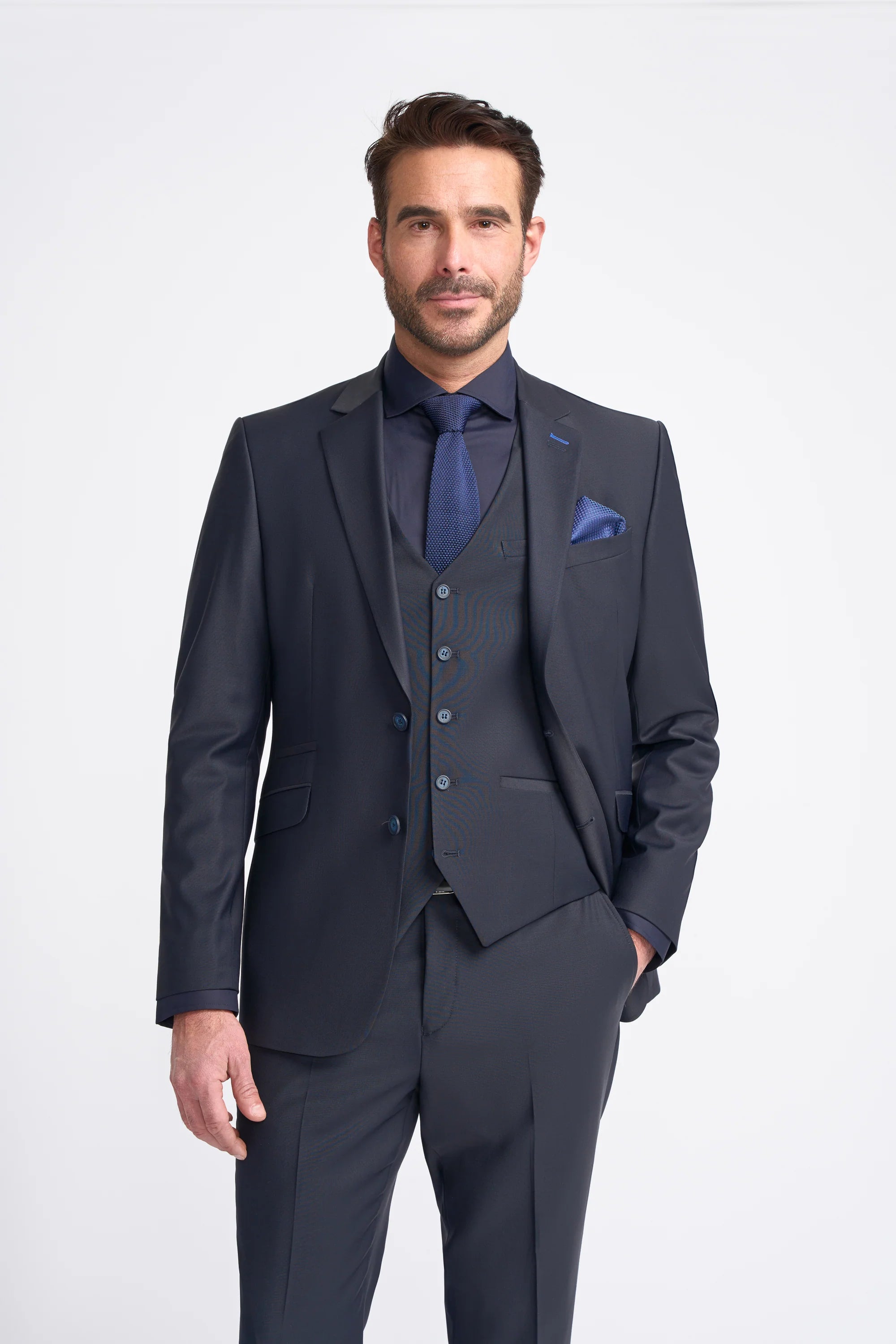 Chic Fit Look Bond - Men's Dark Navy 3 Piece Tailored Fit Suit