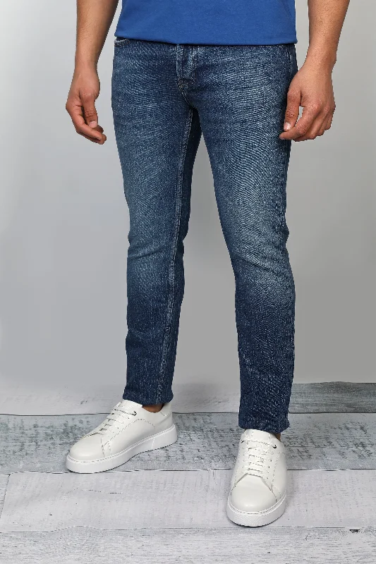 Slim Straight Washed Jeans